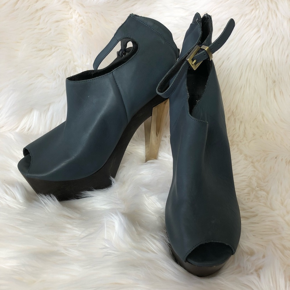 Messeca Peep Toe Booties Blue with Gold Heel Sz 10